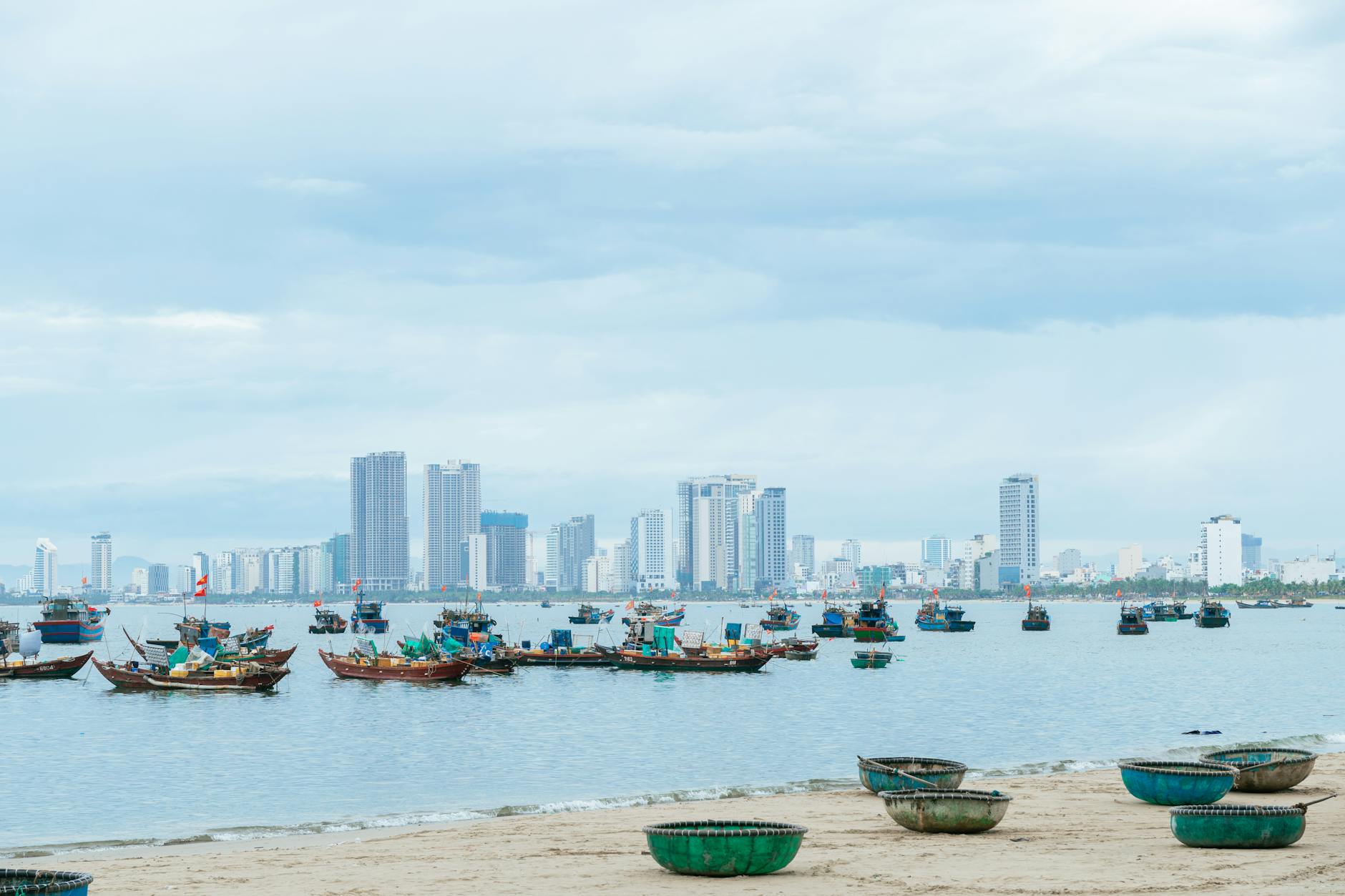 motorboats near beach in city Da Nang
