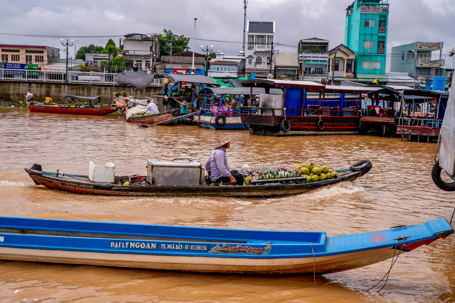 cai rang floating market in c n th vietnam